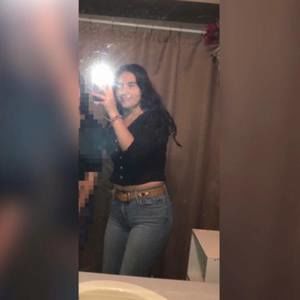 Meet your Posher, Joselinne